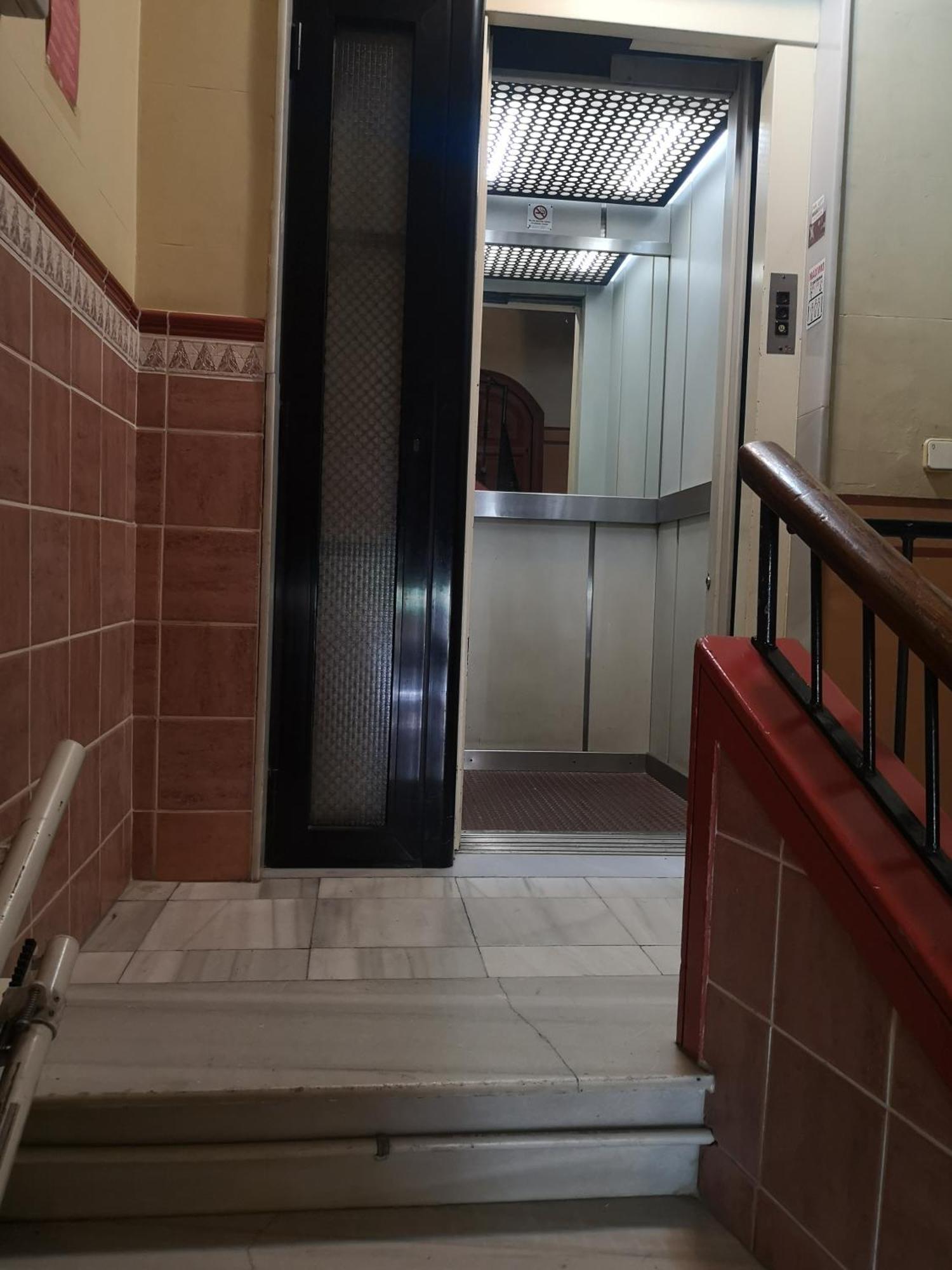 Aparteasy - Family Sant Antoni Apt. Barselona Dış mekan fotoğraf
