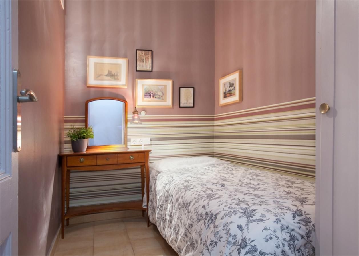 Aparteasy - Family Sant Antoni Apt. Barselona Dış mekan fotoğraf