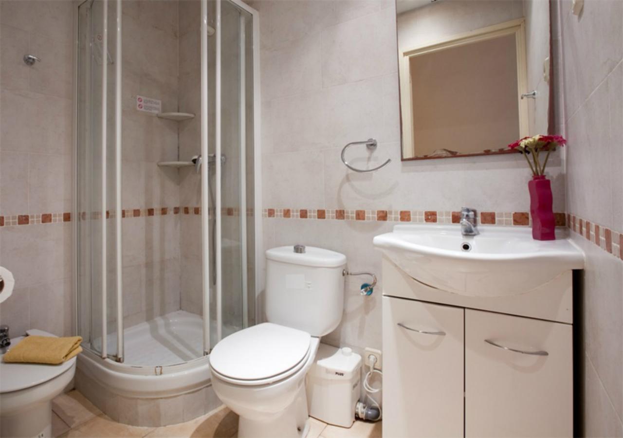 Aparteasy - Family Sant Antoni Apt. Barselona Dış mekan fotoğraf